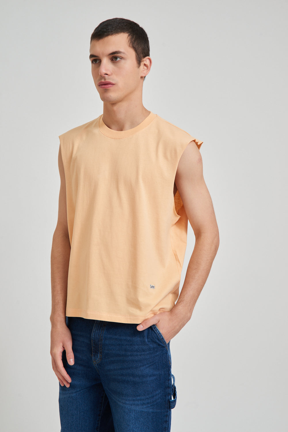 Sleeveless Lee
