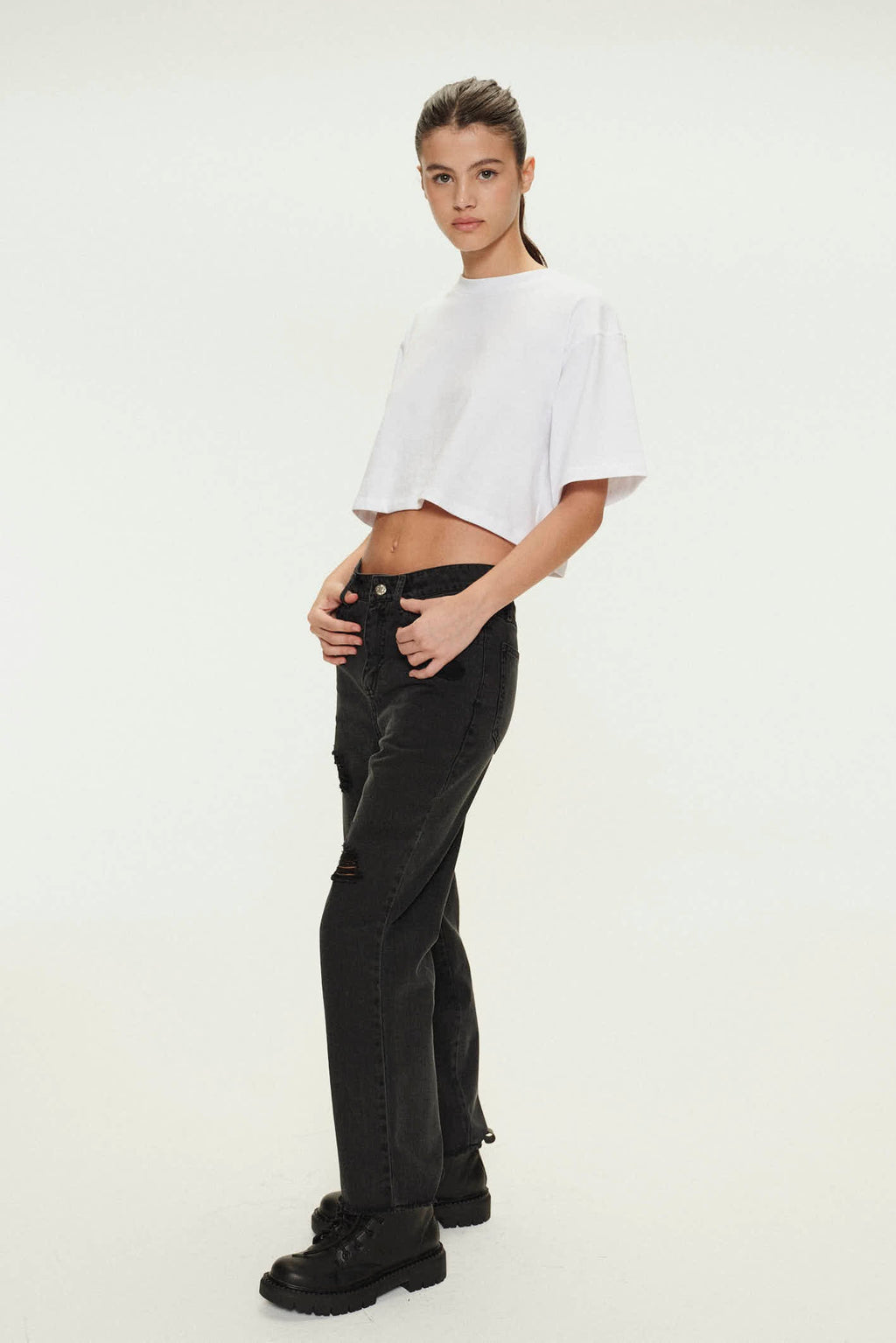 Jean Straight Crop Doha