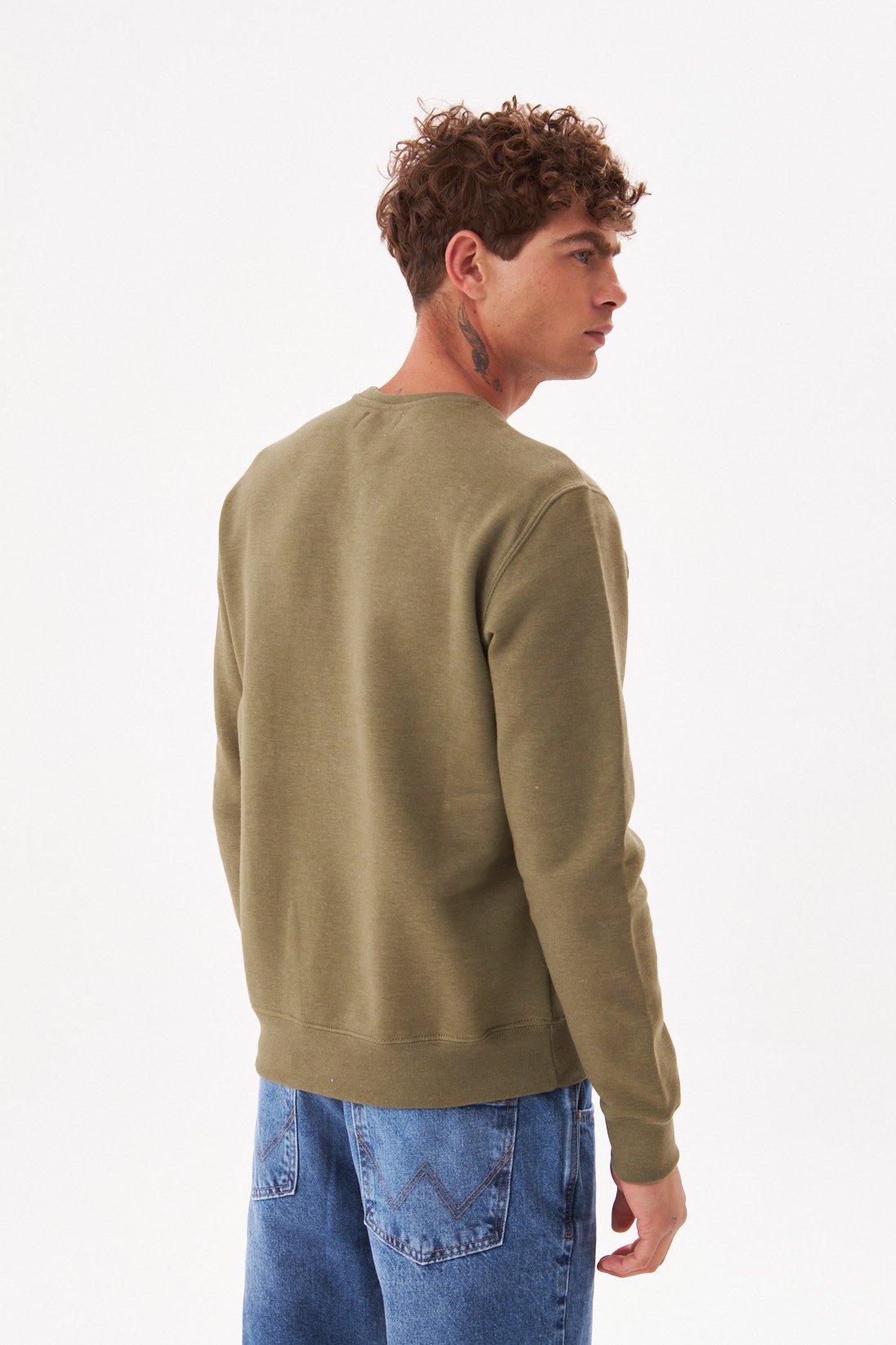 Round Neck Est 3