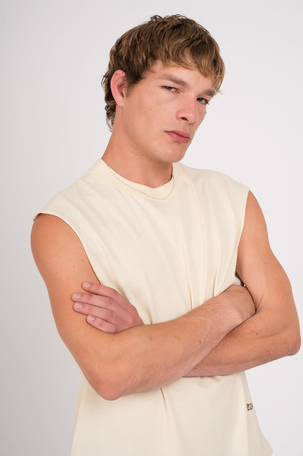 Sleeveless Lee