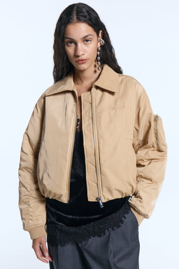 Bomber Mila