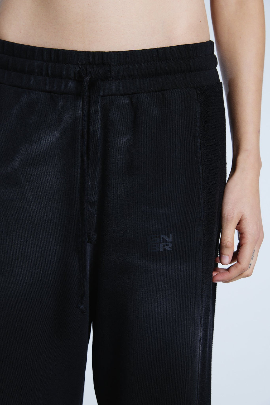 Pantalon Recortes Negro