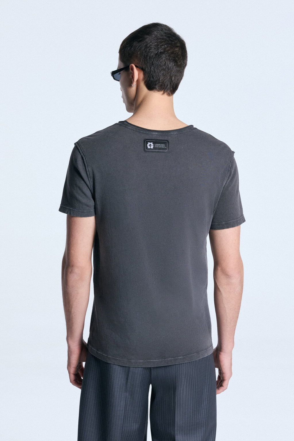 Remera Street Gris Oscuro
